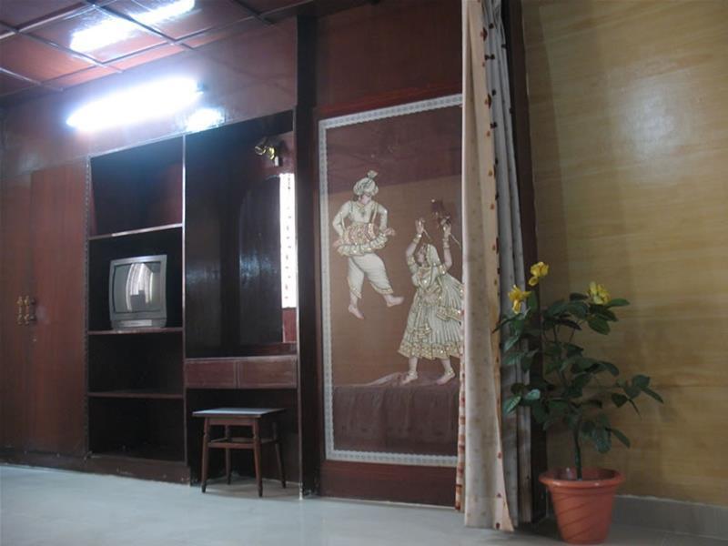 Gaurav Hotel Kanpur Exterior foto